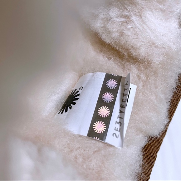 UGG Women’s Classic Mini Chains Chestnut Suede Boots - Picture 9 of 9